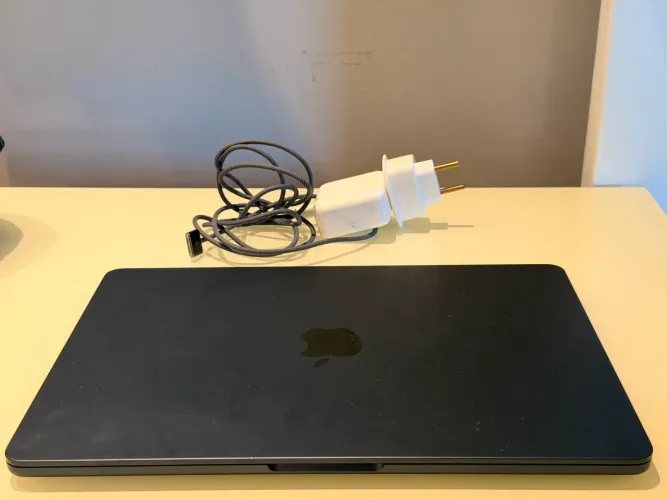 MacBook Air m2 (nunca usado)
