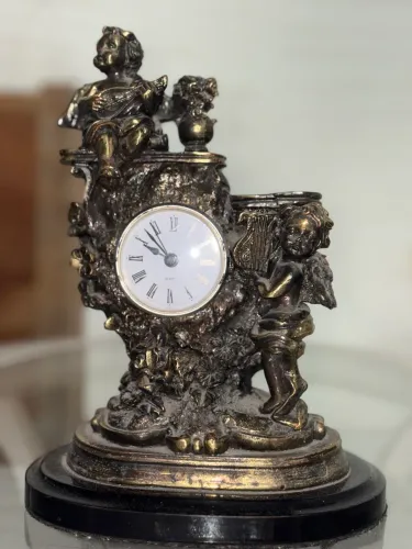 Relógio Decorativo Antigo em Metal Banhado a Bronze - Peça Clássica (ACEITO PROPOSTAS)