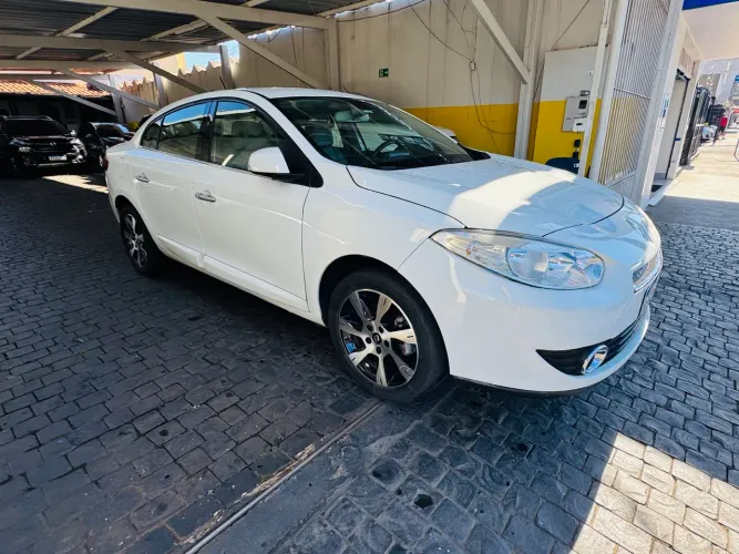 Renault Fluence Sedan Privilège 2.0 16V Flex AUT 2013