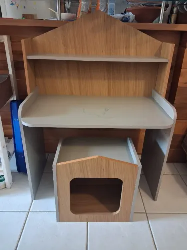 Escrivaninha infantil