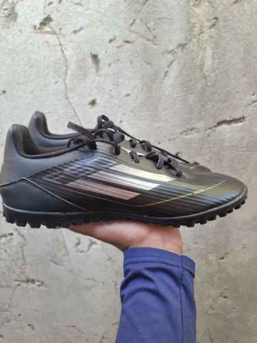 Chuteira Adidas F50
