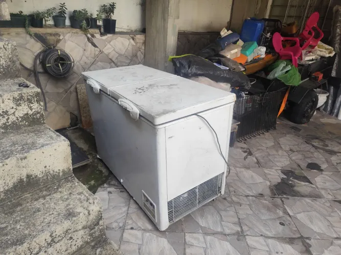 Freezer Fricon 411L Motor 100% Ok - Precisa solda + gás + ajuste tampas - R$ 450
