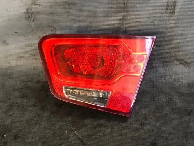     Lanterna Tampa Traseira Lado Direito Kia Cerato 2008 a 2012