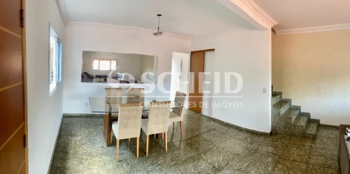 Casa na Vila Castelo com 120m² , 3 dormitórios, 1 suíte, 4 vagas..