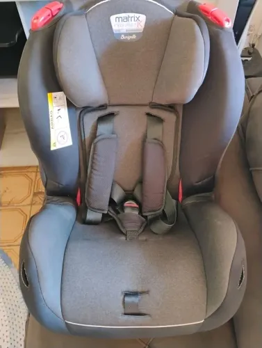 Cadeira infantil automotiva