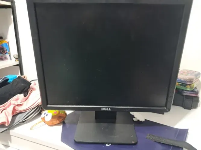 Monitor Dell 17 Polegadas Quadrado - VGA e Displayport
