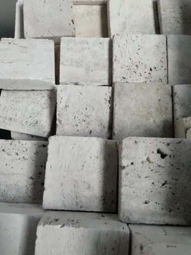 OPORTUNIDADE - TRAVERTINO IMPORTADO Ponta de estoque! 7 x 7cm BRUTO. À RETIRAR