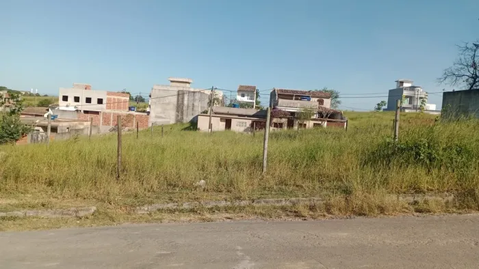 Terreno à venda, 200 m² por R$ 90.000,00 - Quinta da Boa Vista - Macaé/RJ