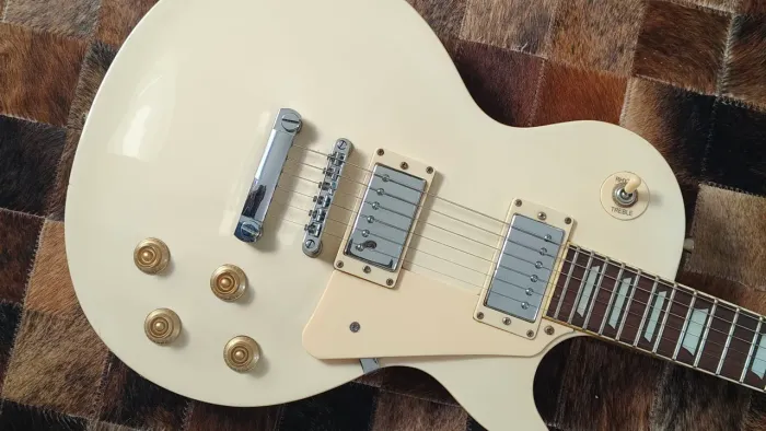 Guitarra Rara estilo Les Paul/ Jo E Chang (Indaial -Sc)