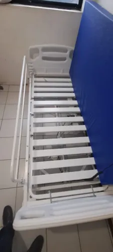 Cama articular motorizada