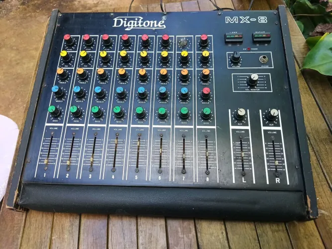 Mesa de som Analógico 8 canal