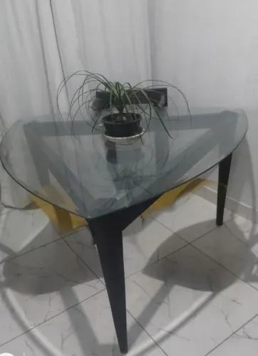 Mesa sem cadeiras