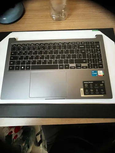 Carcaça base (teclado + palmrest) samsung galaxy book 4 (NP750XGJ)com detalhe