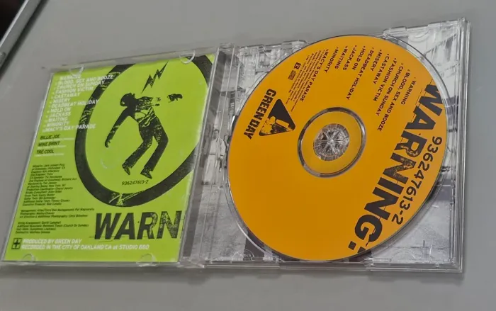 Green day - warning