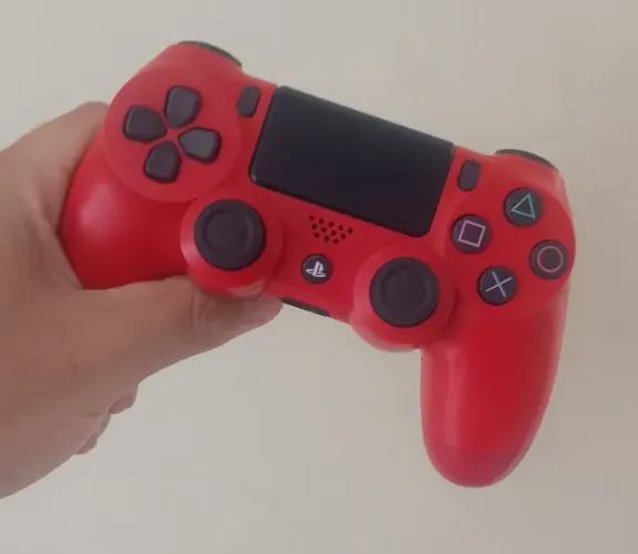 Controle de PS4 original vermelho
