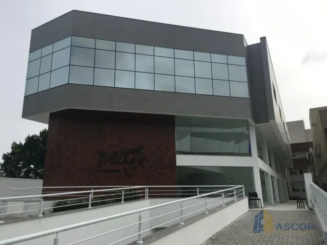 Loja Comercial em Jurerê com 145m² na Via Principal do Bairro