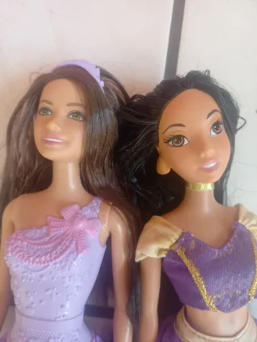 DUPLA | Bonecas originais Barbie e Disney