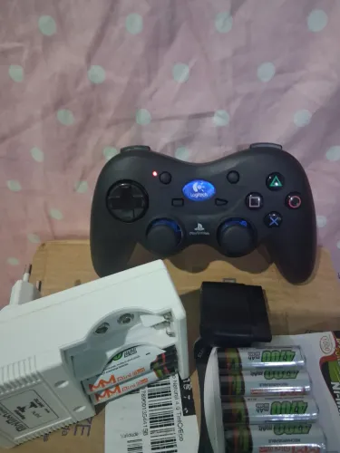 Controle ps2 Logitech Cordless Action + Controle Ps3