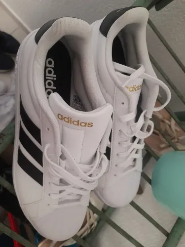 Adidas estado novo nunca usado