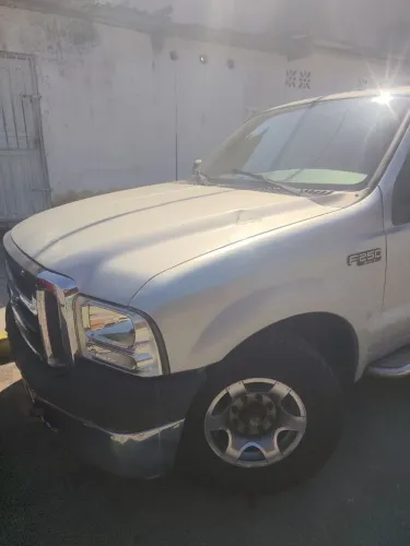 Ford F-250 XLT 4.2 TB Diesel 2005