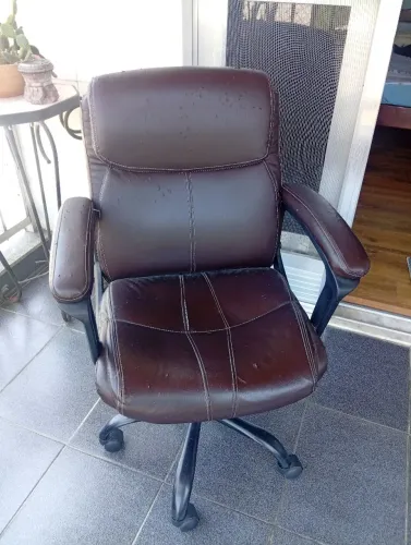 Cadeira de Escritório Presidente Marrom - Muito Confortável