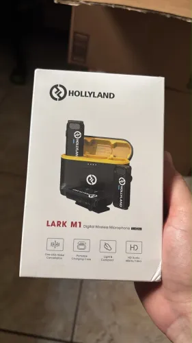 Sistema Microfone Sem Fio Hollyland Lark M1 P/2 Pessoa Preto