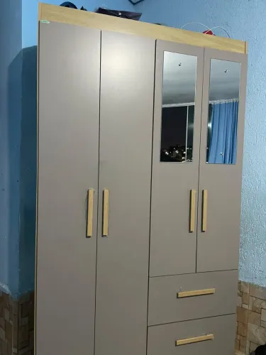 Guarda roupa de solteiro sem marca de uso