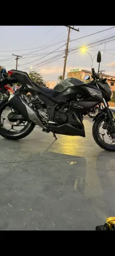 Cawazaki z300 20.500 faço menos no pix 