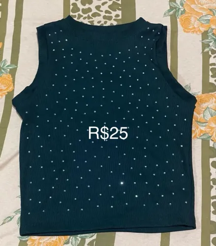 Vende-se Dois vestidos e um cropped