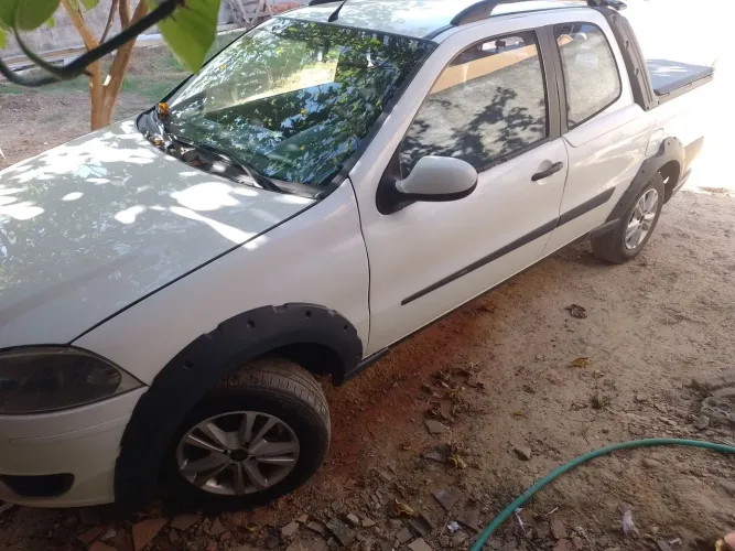 Fiat Strada Trekking 1.6 16V Flex CD 2013