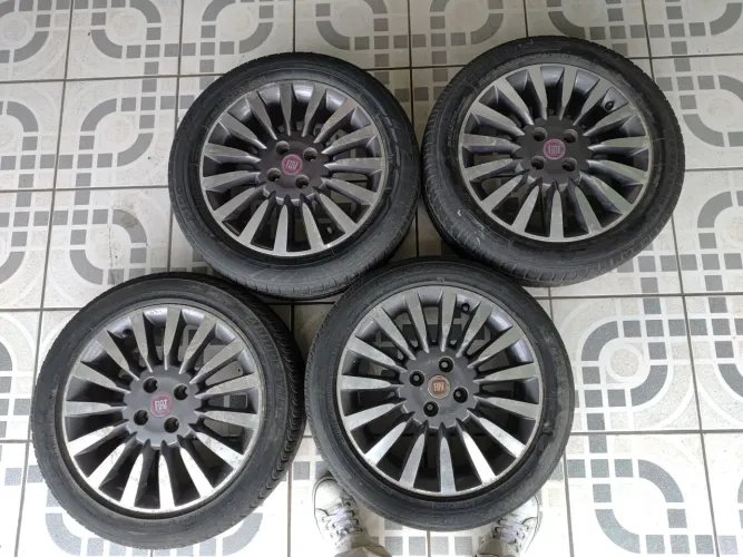 Jogo de rodas Fiat ( Punto ) aro 16" furação 4x98 mm 