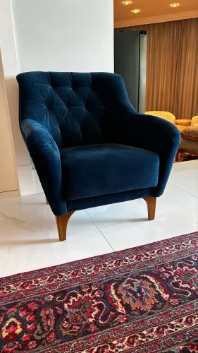 Poltrona alto padrão em veludo azul