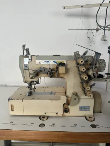 Máquina de costura 