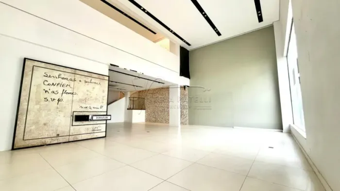 Loja de 795m² com mezanino para locação - Bonfim Paulista