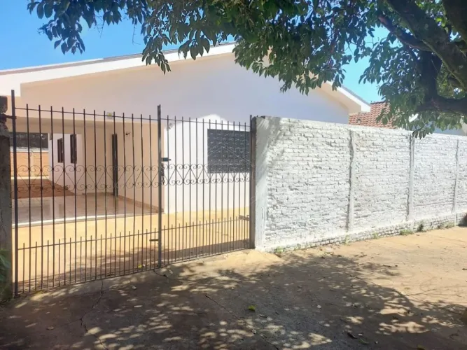 Casa para locação e venda, em Américo Brasiliense
