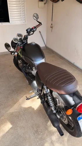 Vende-se moto modelo Triumph , ano 2022, Boneville T120, apenas 4,600 km rodada.