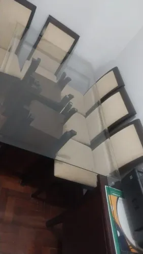 Mesa com cadeiras