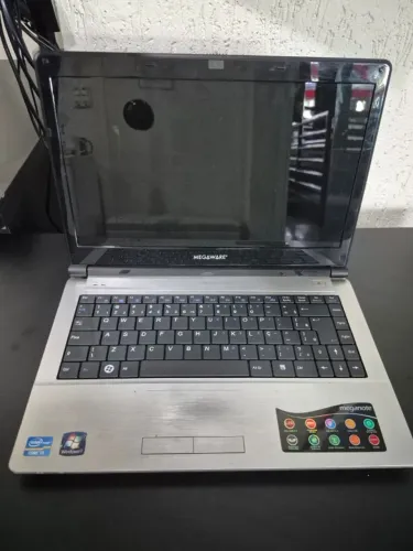 Notebook Megaware Meganote i3 8GB SSD 240GB para estudo e escritório