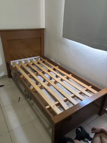 Cama de solteiro + 3 colchões