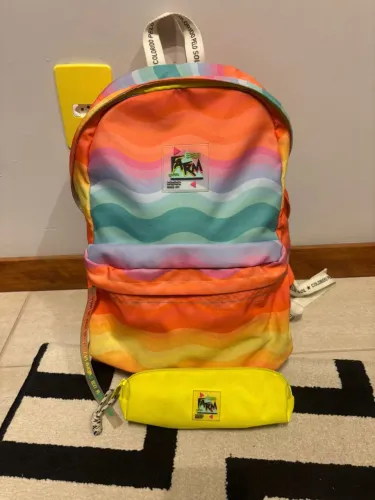 Mochila e estojo Farm