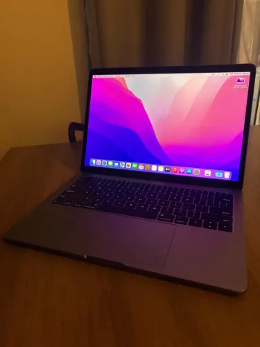 MacBook Pro 13" - i5 / 8GB / 256GB - Cinza Espacial