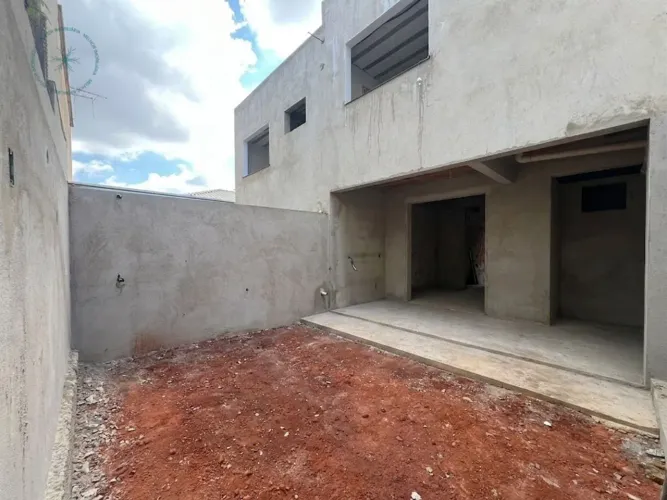 Casa Geminada á venda no bairro Itapoã, Belo Horizonte - MG.