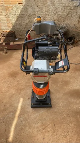 Compactador de solo 