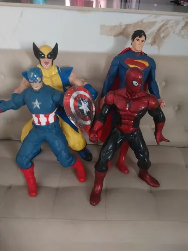Bonecos vingadores