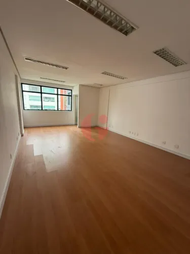 Sala para locação condomínio Espaço Aquarius com 1 vaga de garagem e 1 banheiro - 41 m² -