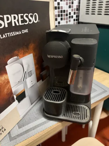 Cafeteira Nespresso Lattissmima One