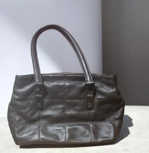 Bolsa antiga reformada Chanel