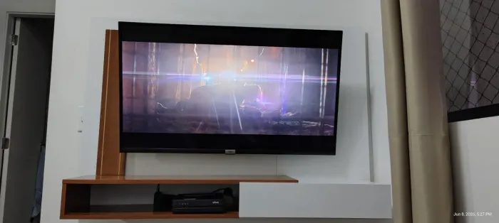 Painel Sala Para TV Até 50 Polegadas Com gaveta embutida.