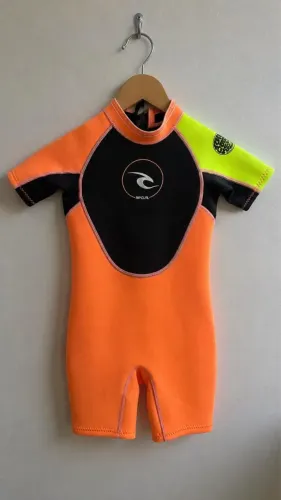 Roupa de neoprene Rip Curl, tamanho 4 infantil 