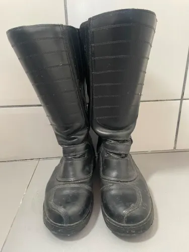 Botas